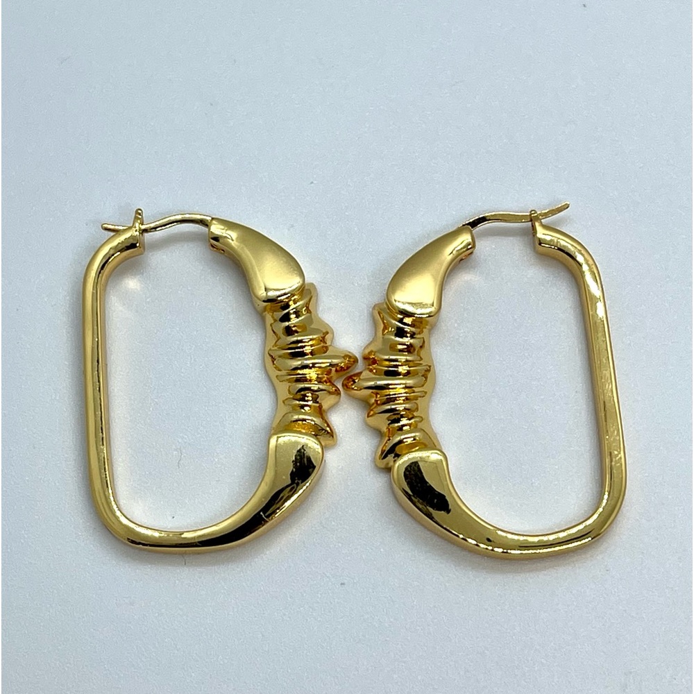 Celine Large Gold Oval Hoop Earrings - Picture 4 of 4